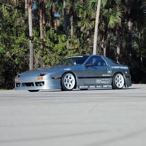 Mazda RX7 1986-1991 < b > Style 1 Piece Polyurethane Front Bumper - Image 2