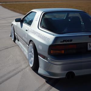 Mazda RX7 1986-1991 < b > Style 4 Piece Polyurethane Full Body Kit - Image 5
