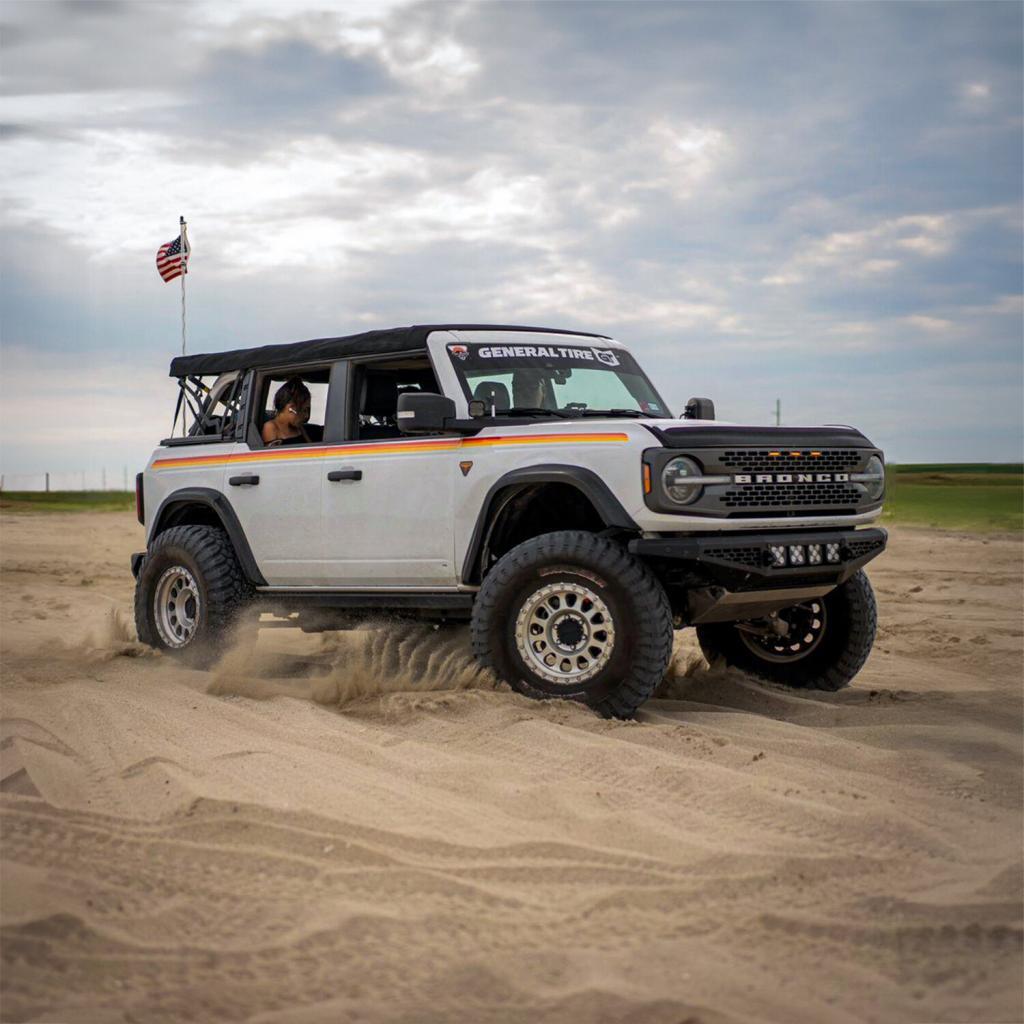 Ford Bronco, by fields_day